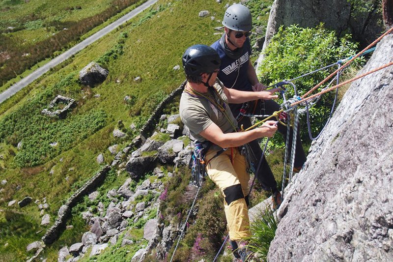 TEK İP BOYLU KAYA TIRMANIŞ EĞİTİMİ
